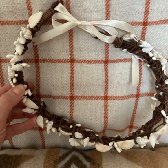 Delicate Mermaid Adjustable Shell Crown - Picture 3 of 4